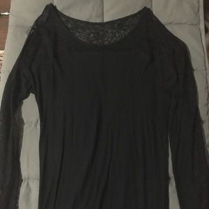 Lace sleeved Express top
